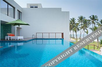 Reefs Edge Hotel